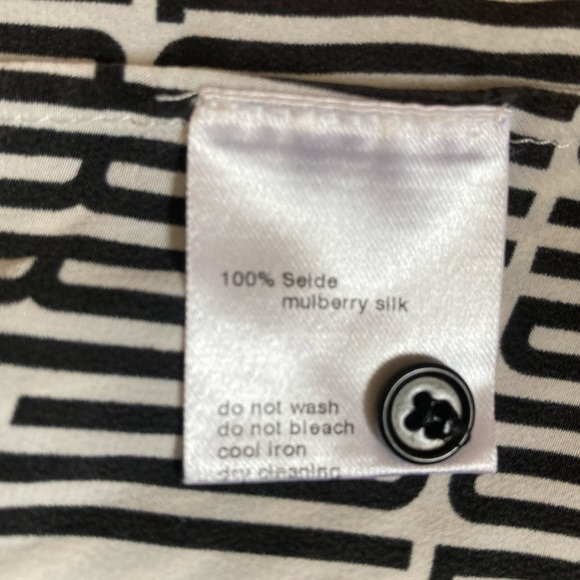 Akris Punto Mulberry Silk Letter-Print Blouse Long Sleeves - Picture 11 of 16